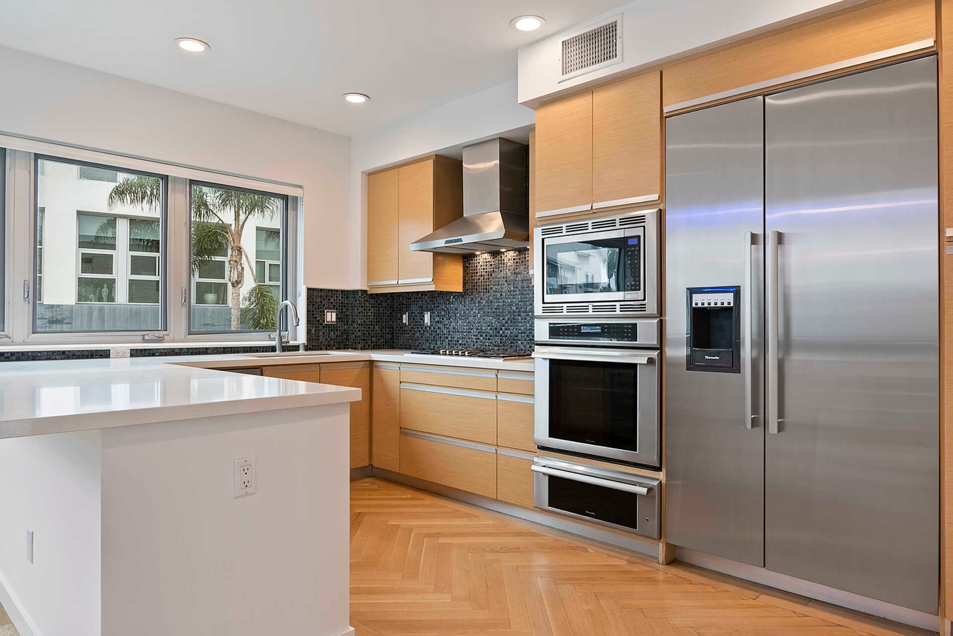 310 WASHINGTON BLVD Unit: 804