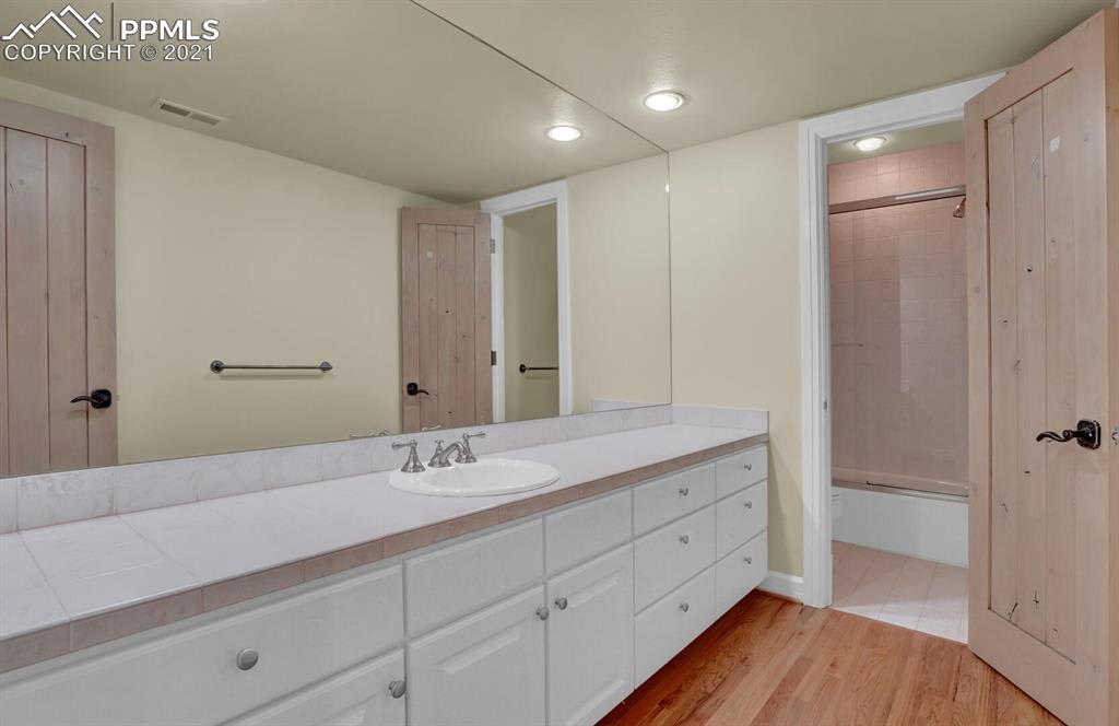 1275 Log Hollow Point