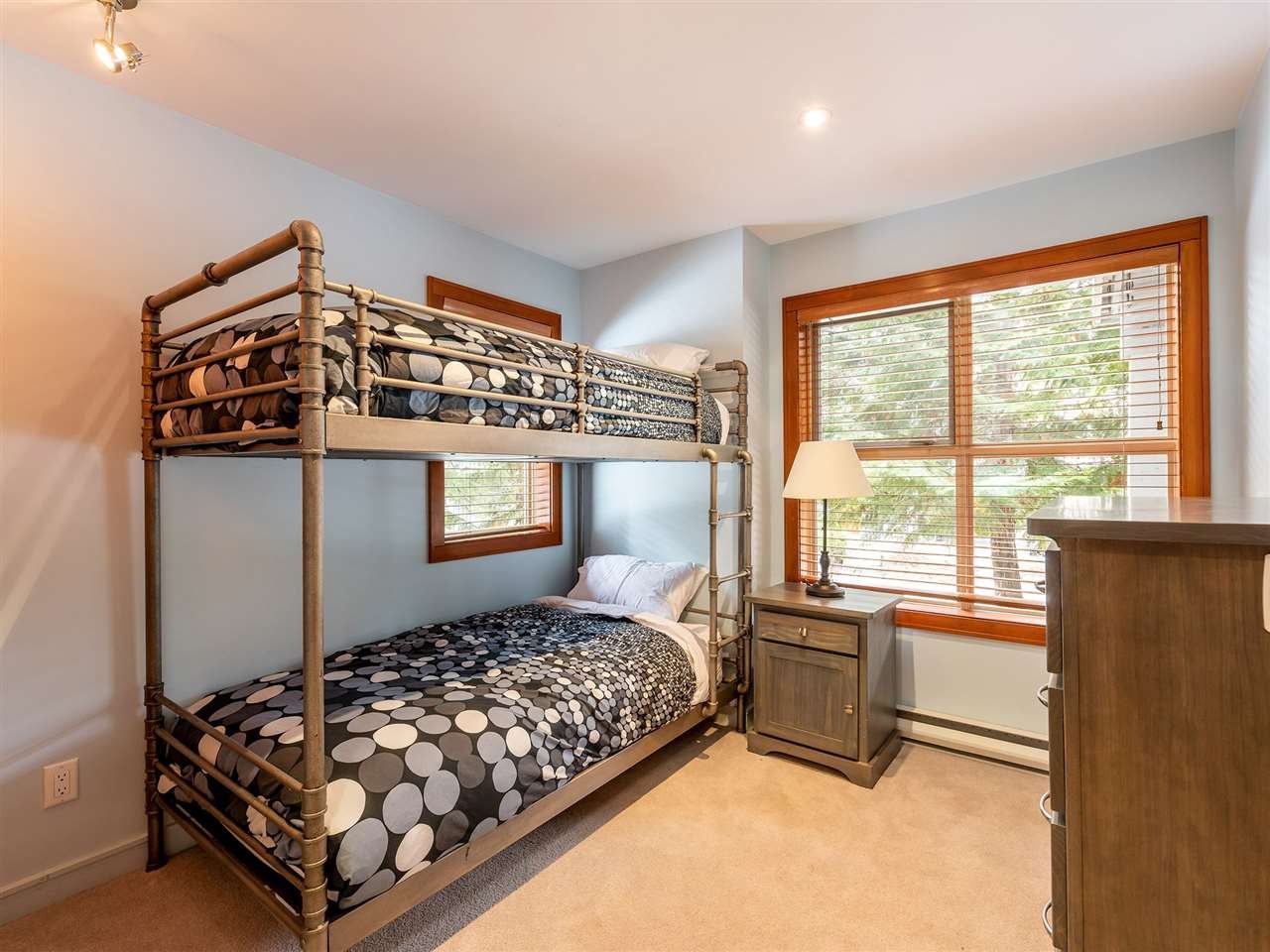4-4661 Blackcomb Wy