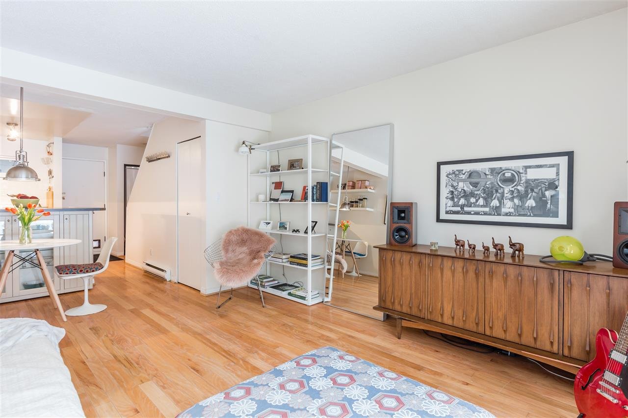 23-460 W 16th Ave