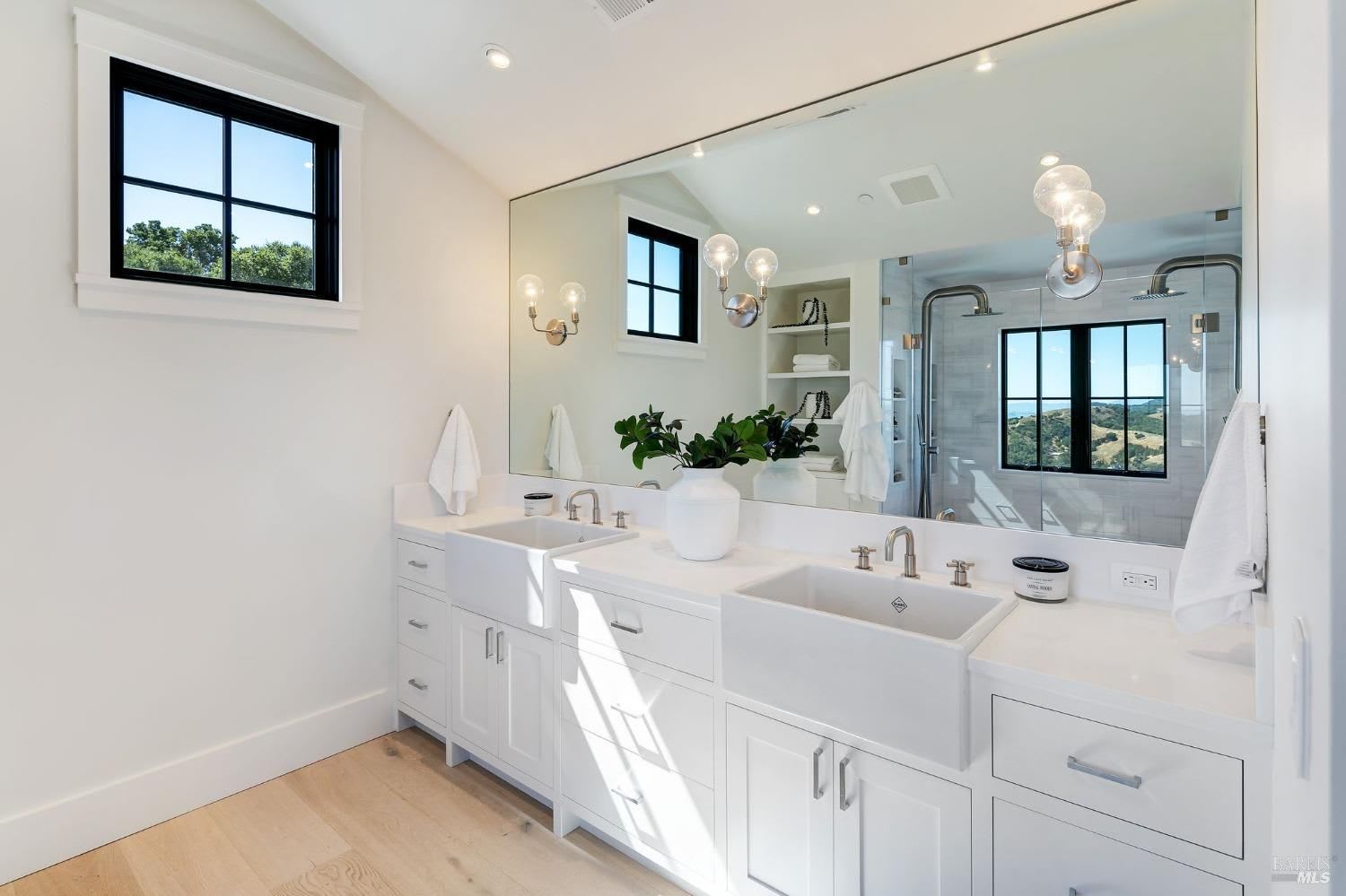 100 W Oak Knoll Dr, San Anselmo, CA 94960