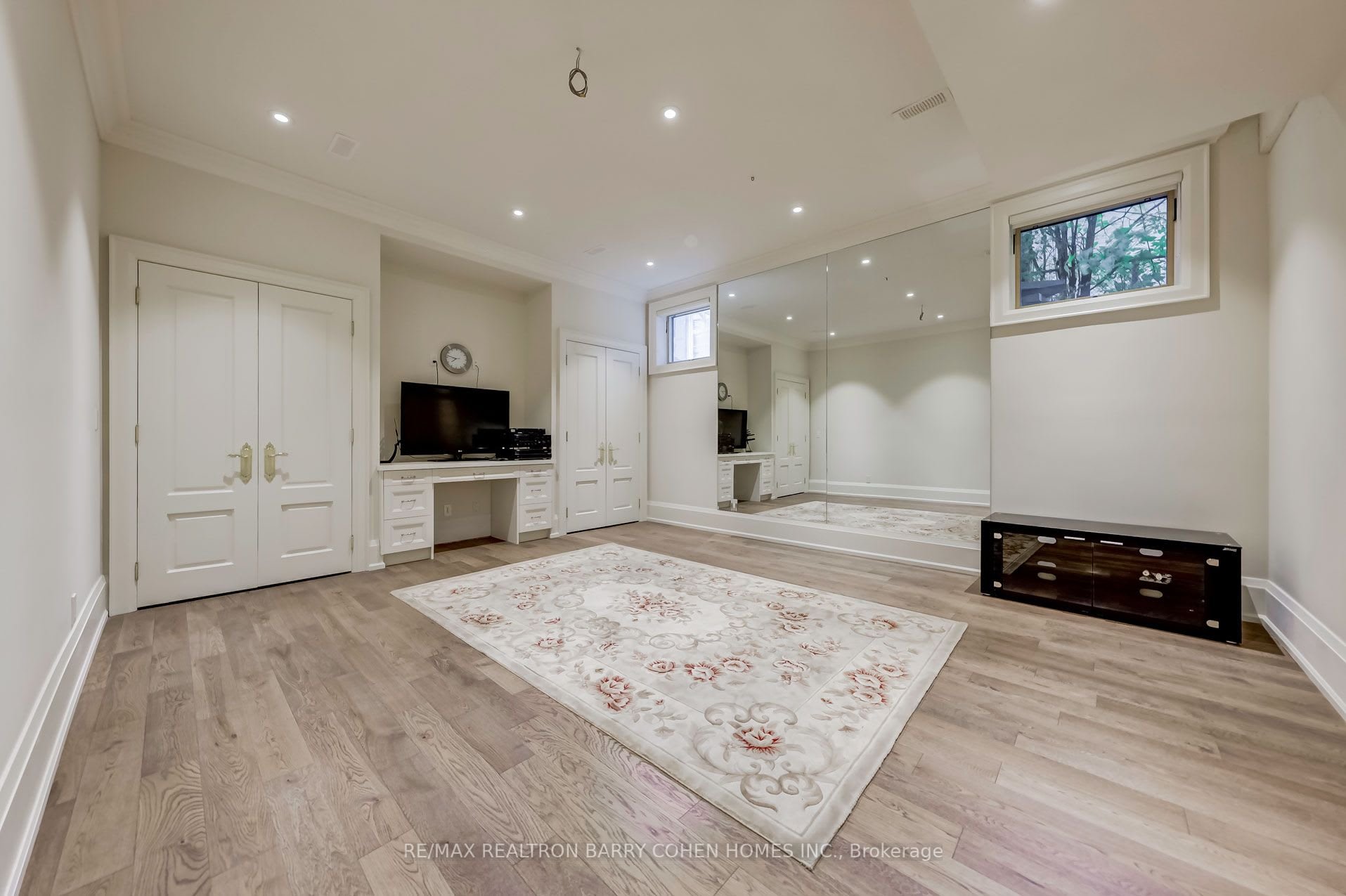 SOLD: Elegance & Luxury At Its Finest