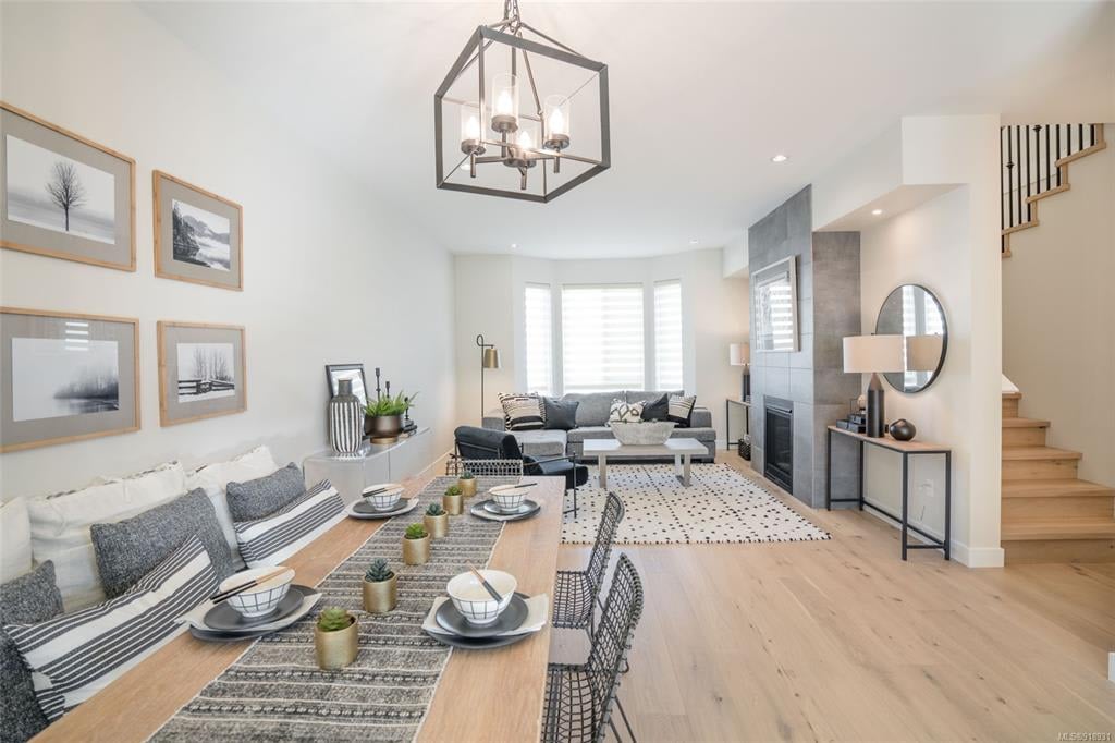 2983 Burlington Cres