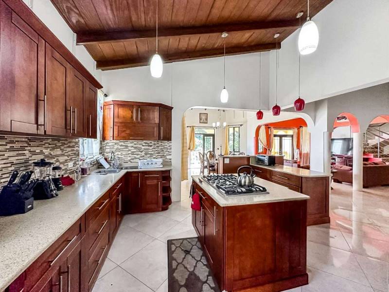 347 Mount Healthy 4 Bedroom Apartment