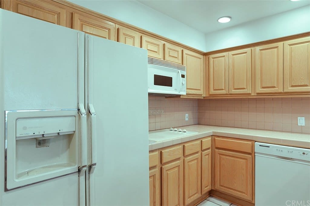 1099 Pine Oak Lane