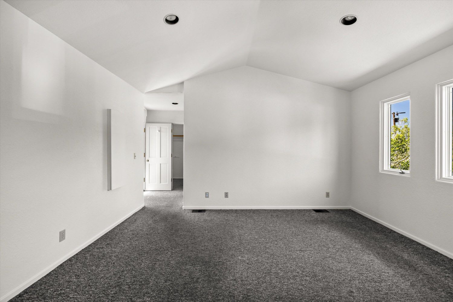 107 W Quinto St