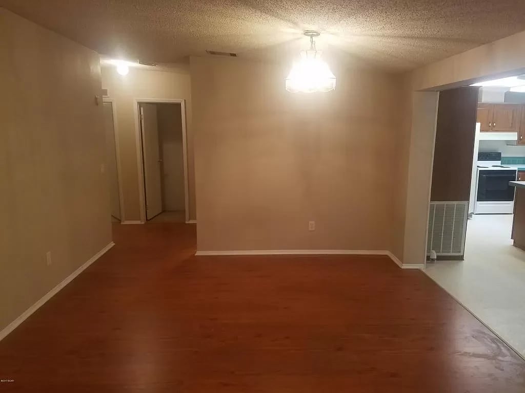 10711 VICKERY