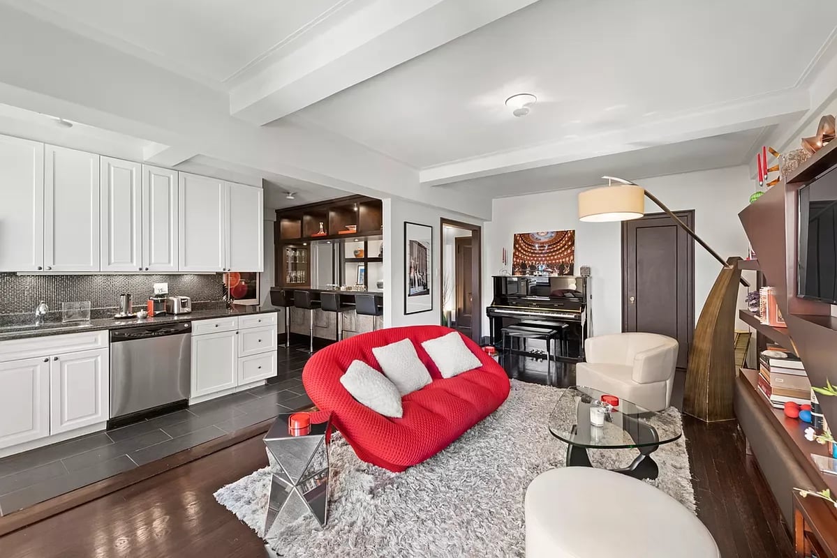 162 West 56th St. Unit: 1205