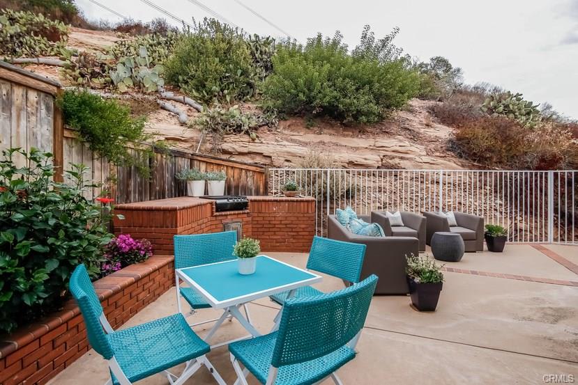 55 La Costa Ct