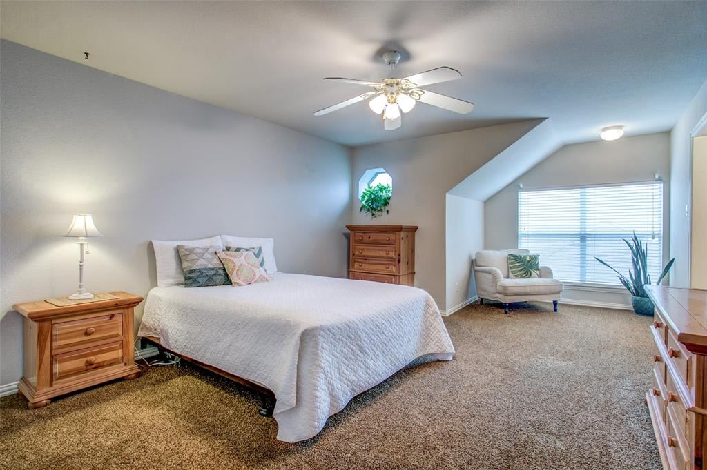 3114 Oakview Dr