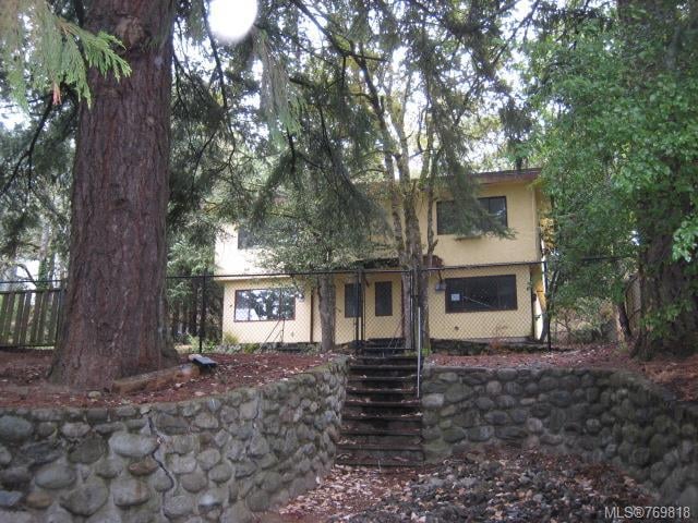 1162 Goldstream Ave