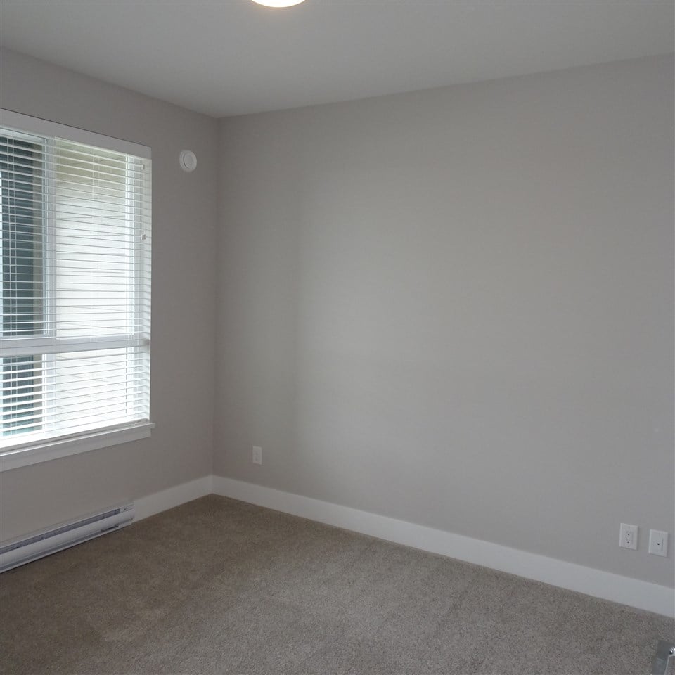 102-4690 Hawk Ln