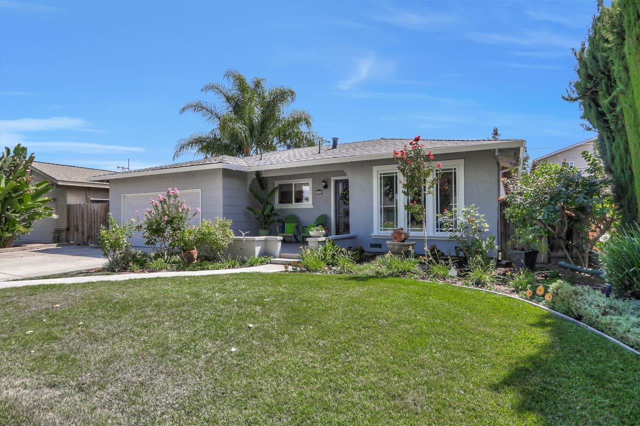 1555 Hervey Ln