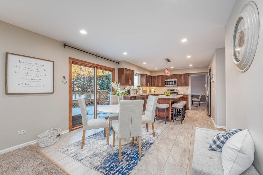 611 Woodbridge Dr 
