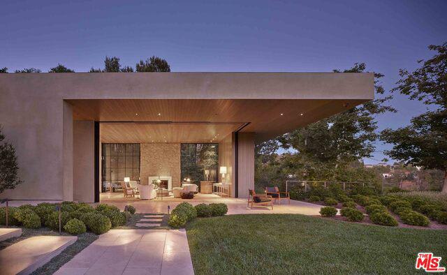 Brentwood Modern by Noah Walker AIA