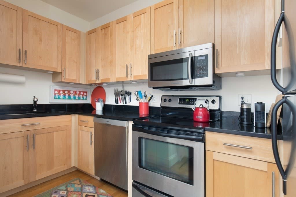 18 Centre St #301