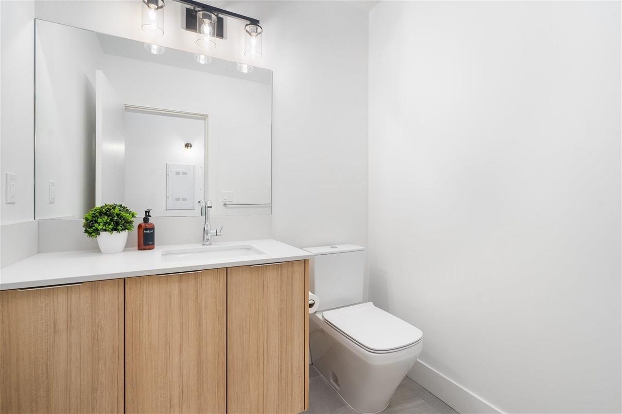 402-4223 Hastings St