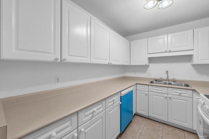 304-7031 Blundell Road, Richmond