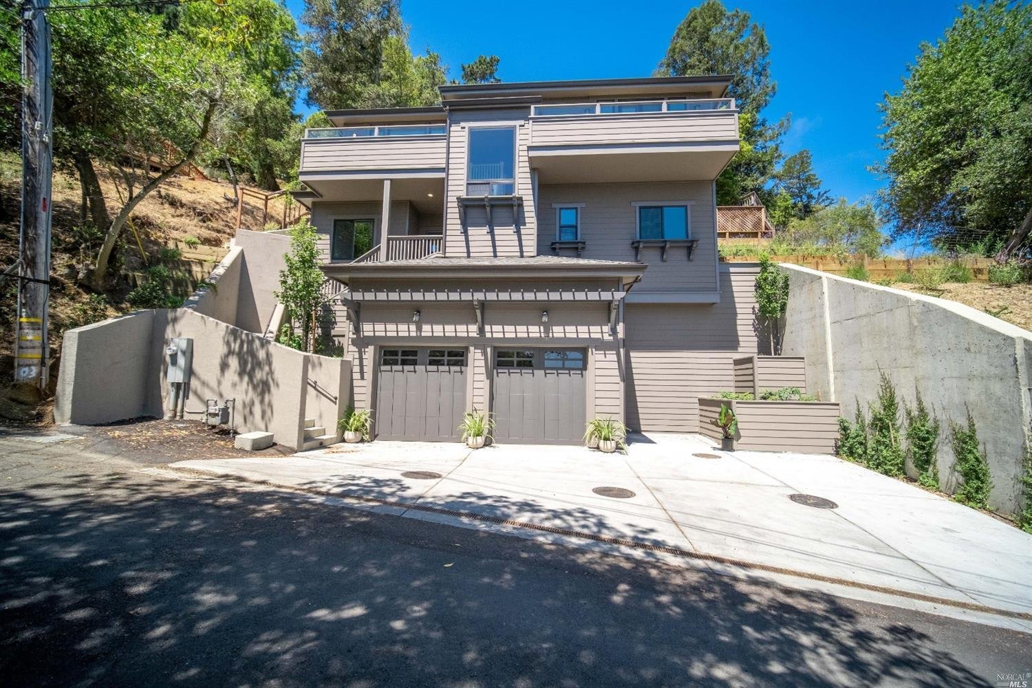 760 Bay Rd
