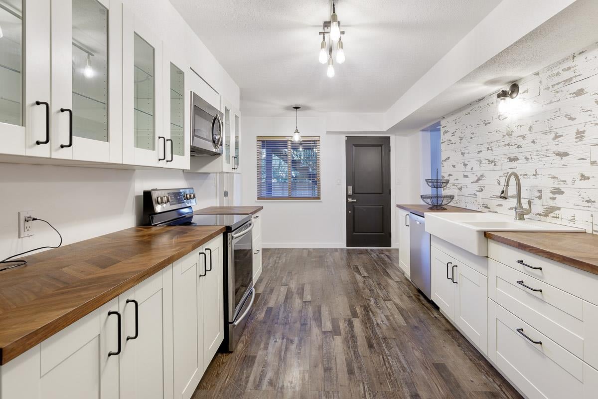 469 Cariboo Cres