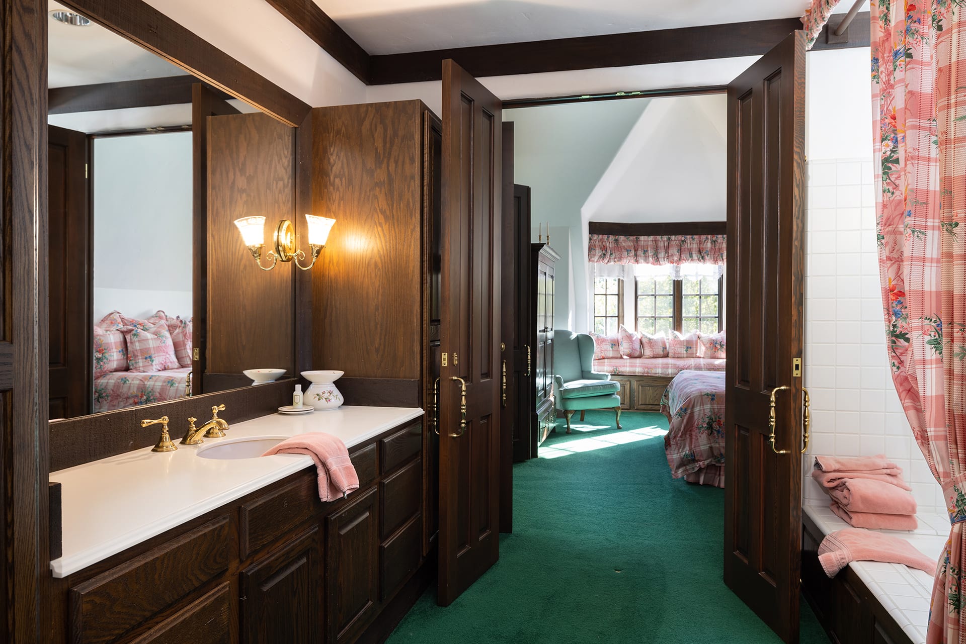 Pebble Beach Manor - 3323 Stevenson Drive