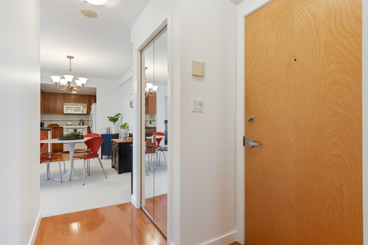 404-1425 W 6th Ave