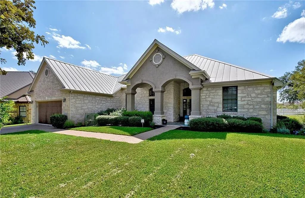 220 Mallet Ct