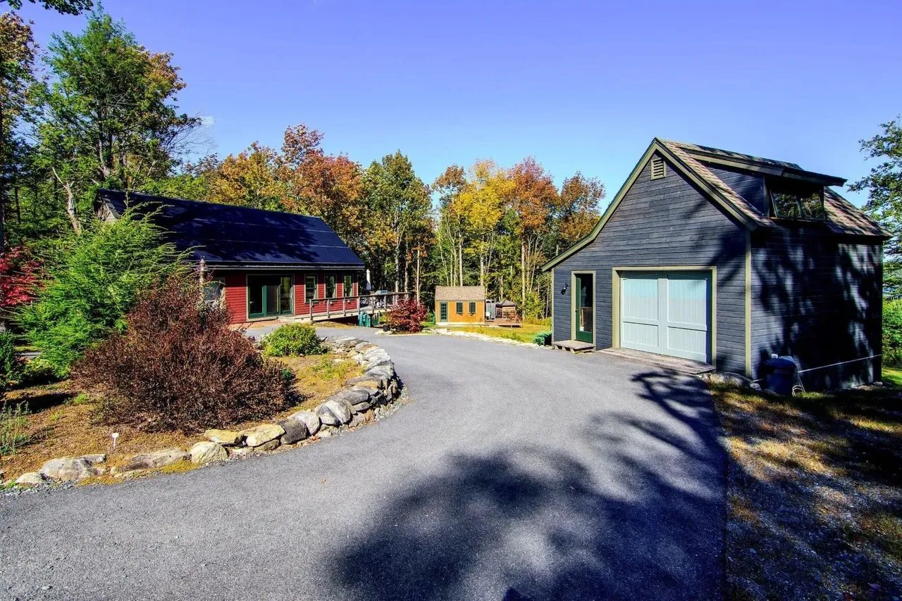 New Listing: 25 Southside Lane, Blue Hill, ME 04614 – $995,000