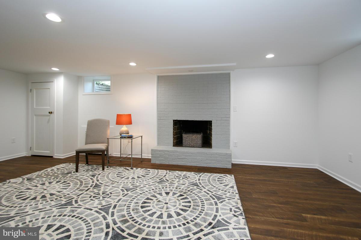 312 Yale Dr