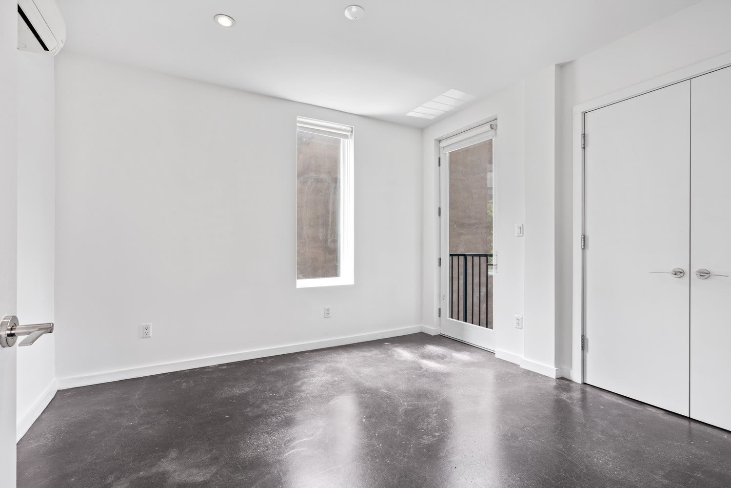 618 Washington Ave, Unit 302