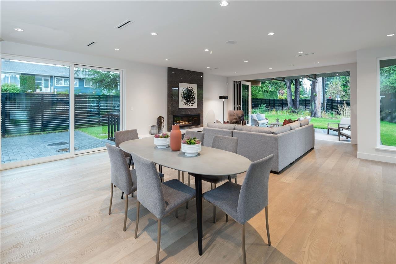 2710 Crescentview Dr