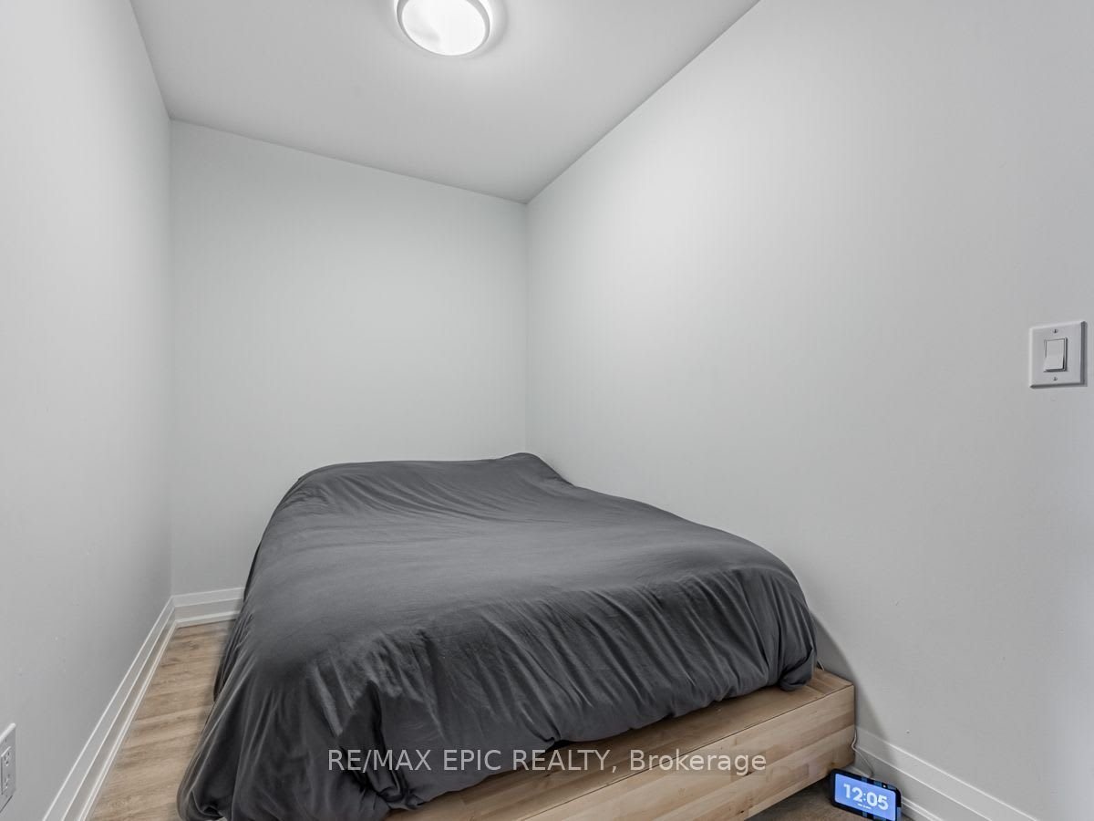 2369 Danforth Ave 317