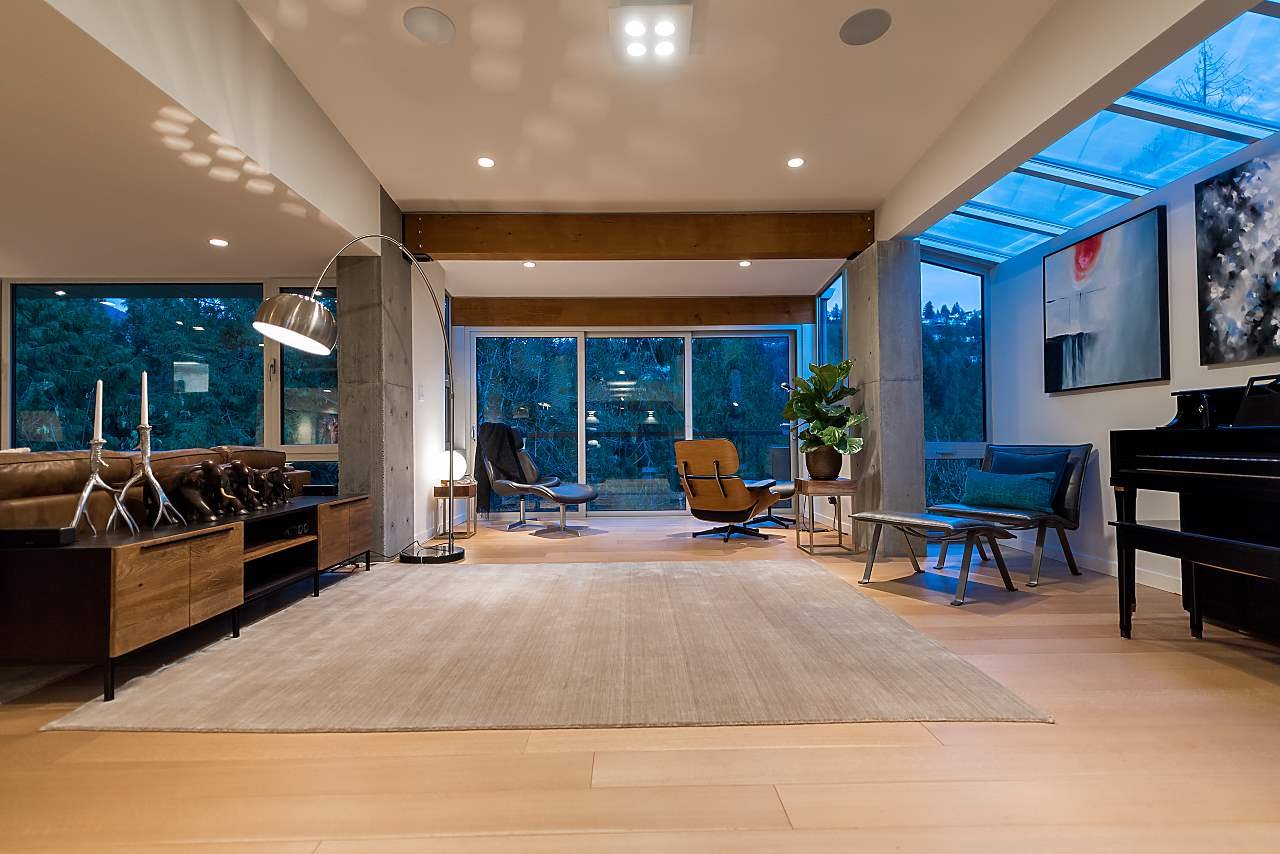 5720 Maple Pl