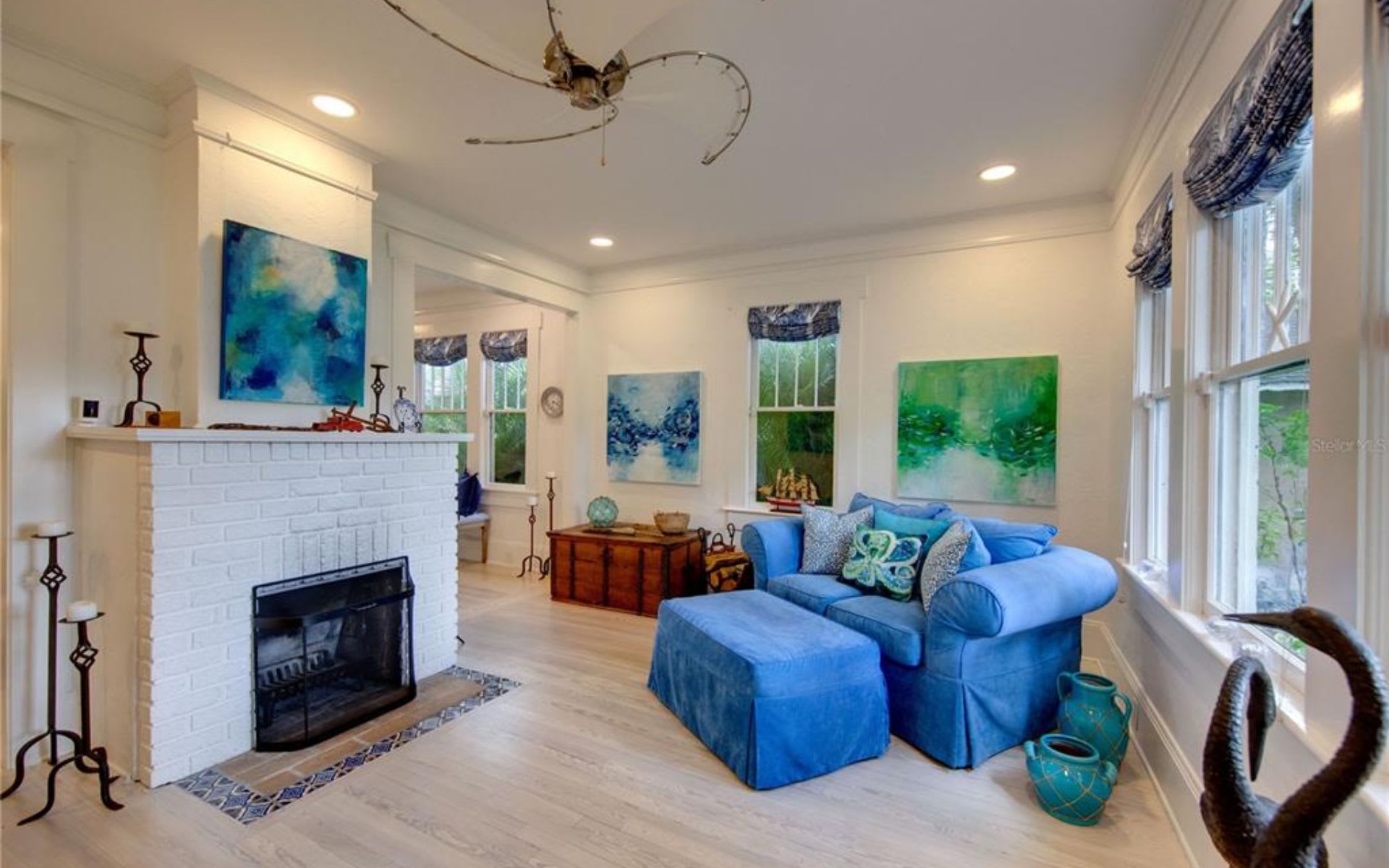 1122 Pomelo Ave
