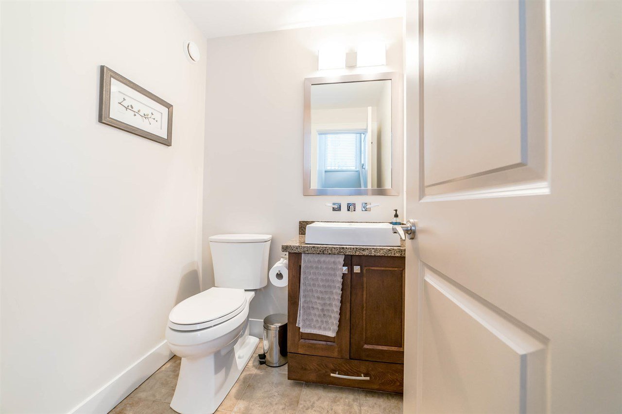 1-897 Premier St
