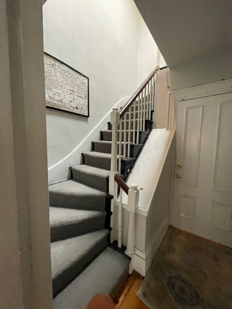 JUNE - Unique Duplex 2 Bedroom 2 Bathroom w/ Roof Access & Common Laundry! 