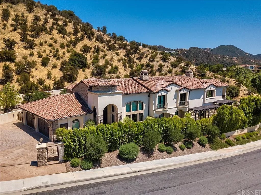3420 Cordova Dr