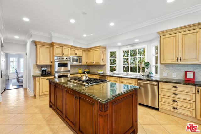 3605 FOREST GATE CIR