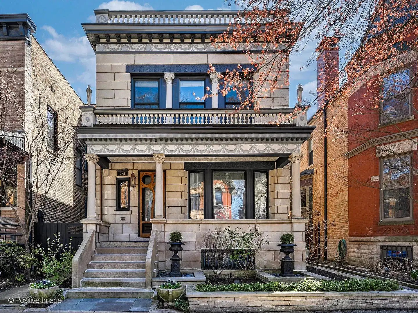 2147 W Caton