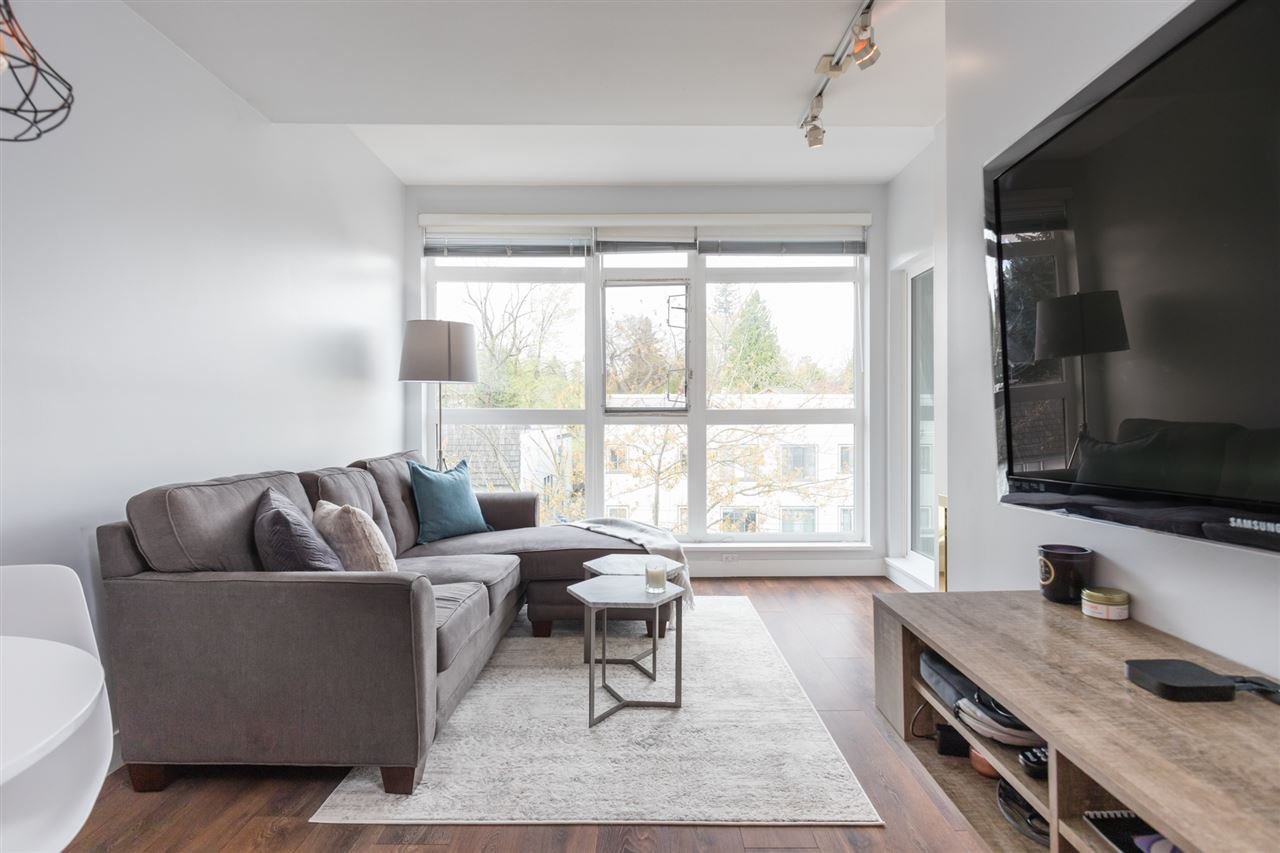 403-988 W 21st Ave