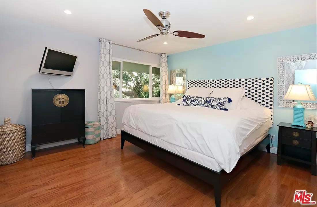 11138 Aqua Vista St #24