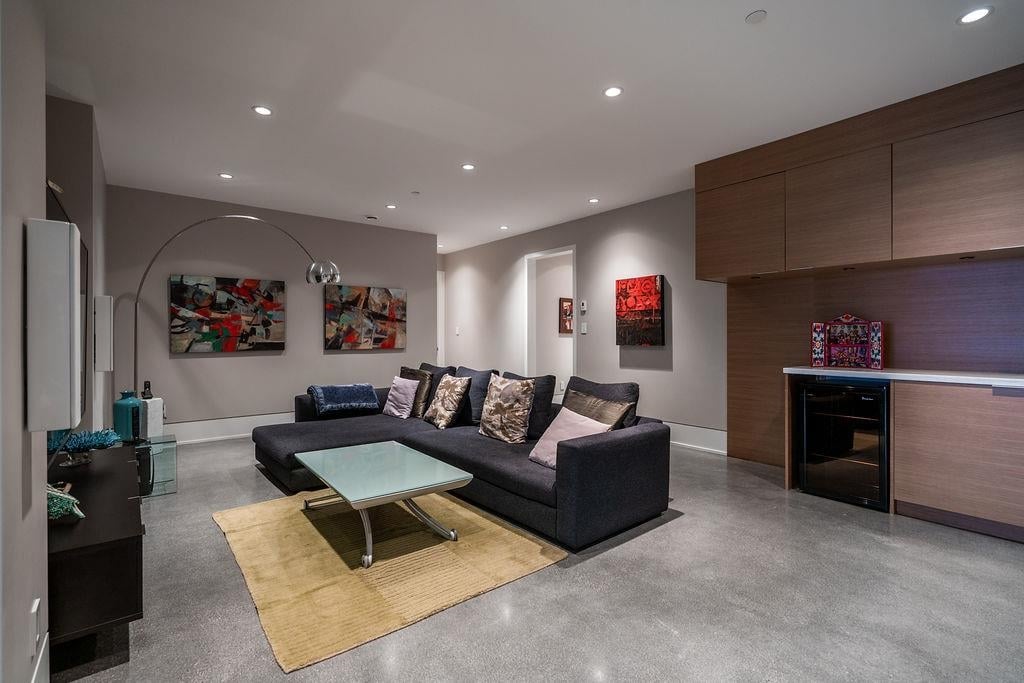 4175 Ferndale Ave
