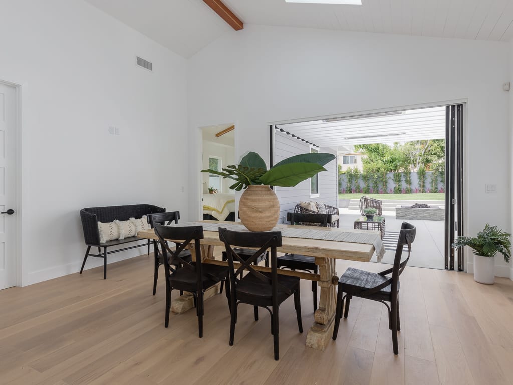 211 W Walnut Ave