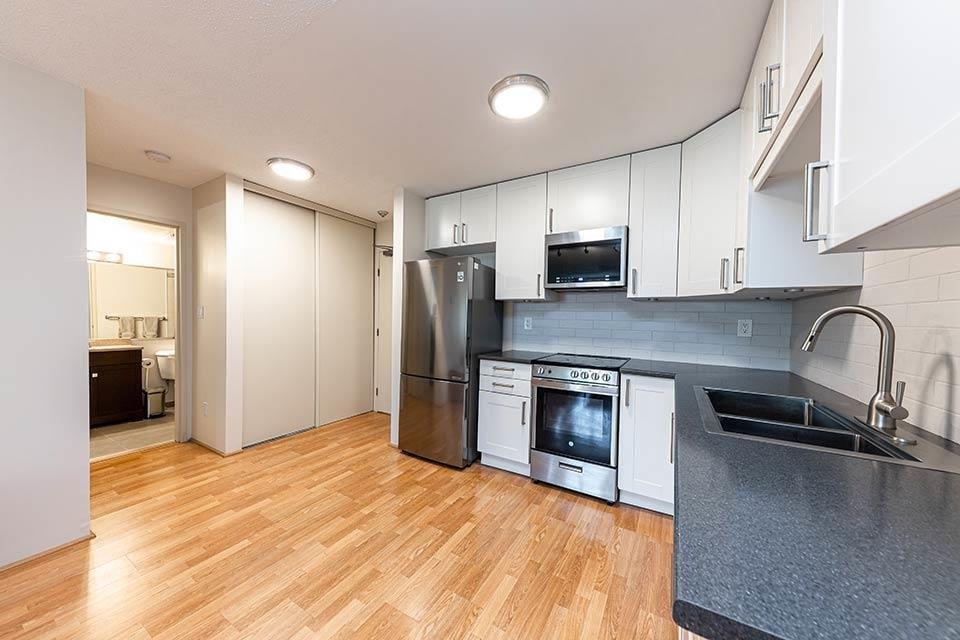 207-1122 King Albert Ave