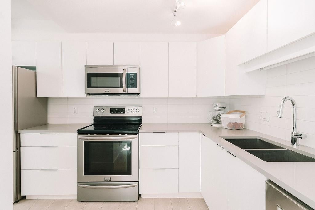 2-258 W 14th St