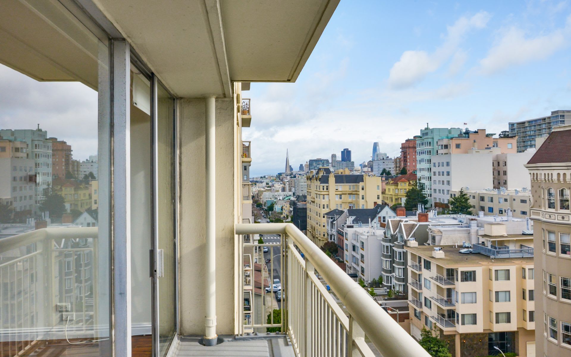 2200 Pacific Ave #10F