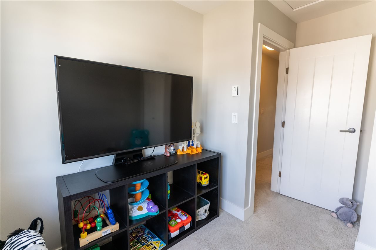 10-19433 68 Avenue, Surrey