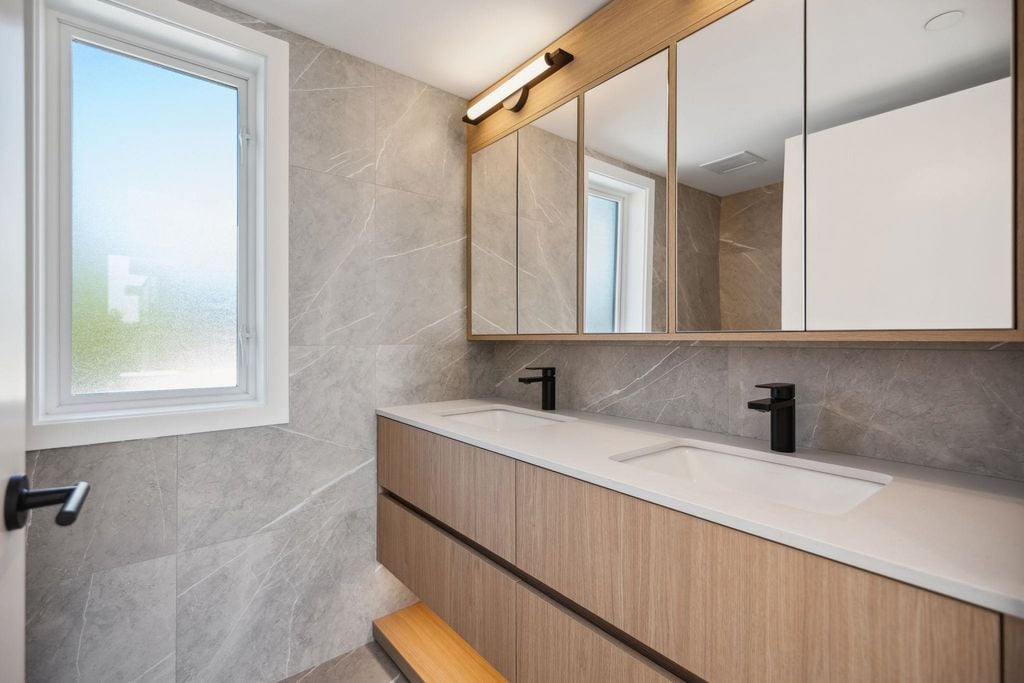725 W 49 Avenue 123, Vancouver