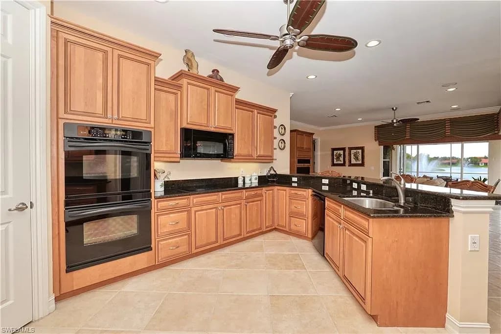 4919 Rustic Oaks Cir