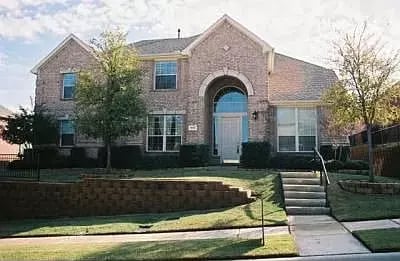 1012 Thorncliff Trl